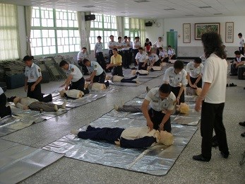 管理人員實施.醫療急救救護訓練.jpg