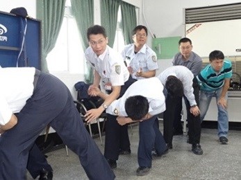 管理人員實施.擒拿術戰技訓練.jpg