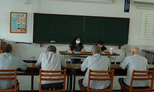 講師陳昭芬小姐講解「身心症狀及人格特質評估」.jpg