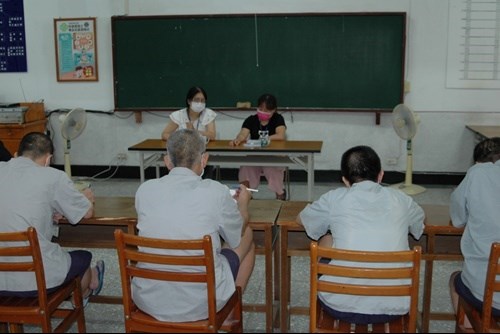 學員填寫職業訓練課程需求表.jpg