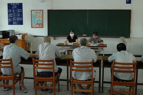 學員填寫「生活意義量表」(jpg檔)