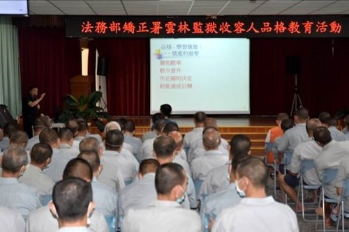 卓董事長演講情形jpg
