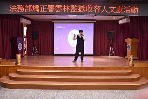 參賽同學盛裝打扮.jpg
