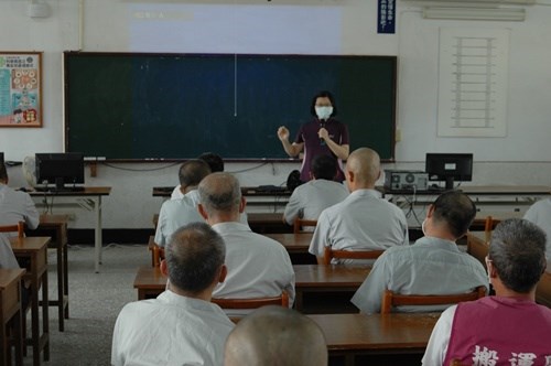 11004-1更生保護會雲林分會李昭慧主任介紹更生保護服務事項.jpg